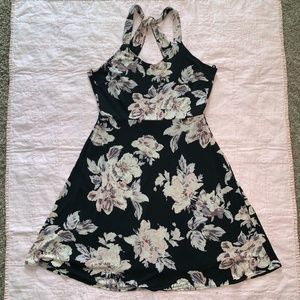 NWT - Black floral dress - Sz Large